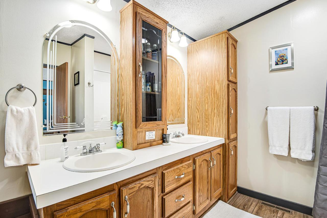 Rocky Mountain Rustic Villa Colorado Springs Exterior photo